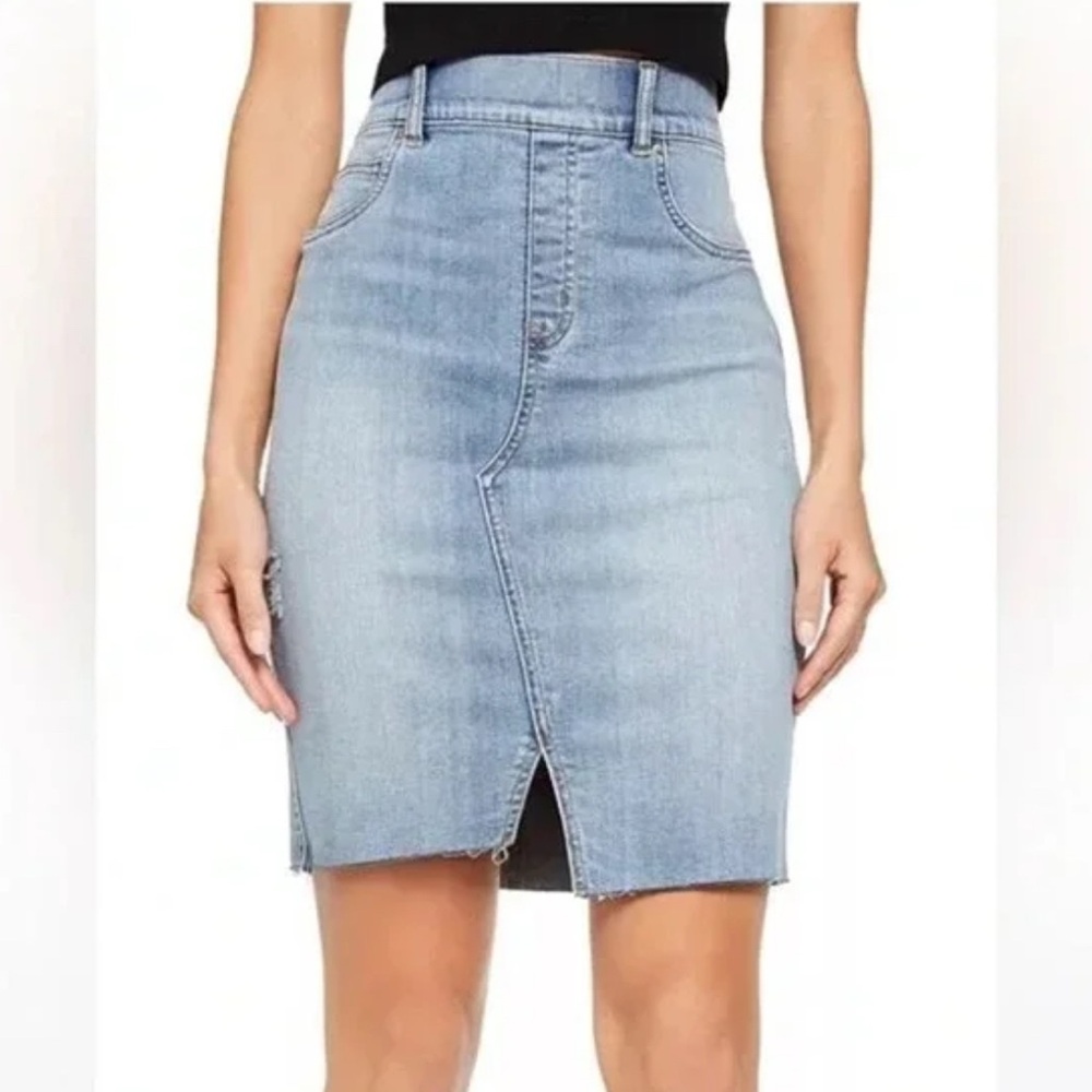 NWT Spanx Distressed Rough Hem Denim Skirt Women's Size 2X Blue Medium Wash